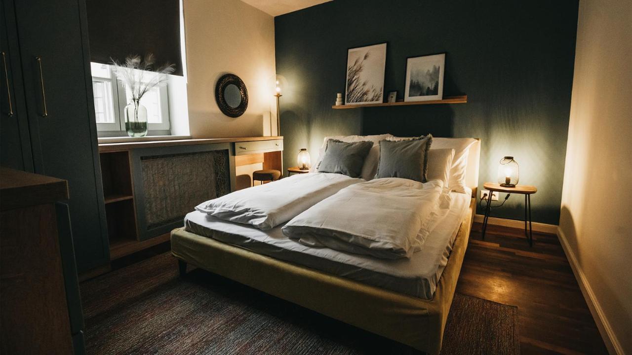 Room42 - Suites & Apartments เอสแตร์กอม ภายนอก รูปภาพ